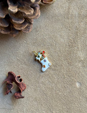 Carica l'immagine nel visualizzatore di Gallery, Pendente Calza di Natale Oro e Bianco - Charm in ottone di alta qualità - Collezione Charm