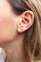 Carica l'immagine nel visualizzatore di Gallery, Amami Oro - Orecchini a lobo in argento 925 e zirconi - Collezione Crazy in Love