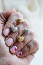 Carica l'immagine nel visualizzatore di Gallery, Amami Oro - Orecchini a lobo in argento 925 e zirconi - Collezione Crazy in Love