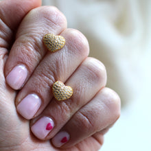 Carica l'immagine nel visualizzatore di Gallery, Amami Oro - Orecchini a lobo in argento 925 e zirconi - Collezione Crazy in Love