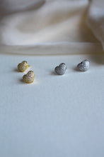 Carica l'immagine nel visualizzatore di Gallery, Amami Oro - Orecchini a lobo in argento 925 e zirconi - Collezione Crazy in Love