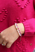 Carica l'immagine nel visualizzatore di Gallery, Bracciale Abbracciami - Realizzato a mano in argento 925 e perla di fiume - Collezione Crazy in Love