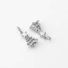 Carica l'immagine nel visualizzatore di Gallery, Charm Albero di Natale Argento - Charm in ottone di alta qualità e zirconi - Collezione Charm