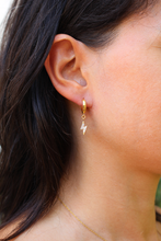 Carica l'immagine nel visualizzatore di Gallery, Charm Colpo di Fulmine Oro - Con zirconi in ottone di alta qualità - Collezione Charm