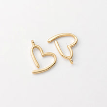 Carica l'immagine nel visualizzatore di Gallery, Charm Cuore - Pendente in ottone di alta qualità - Collezione Charm