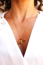 Carica l'immagine nel visualizzatore di Gallery, Charm Omino di Neve Oro - Pendente per collana in ottone di alta qualità - Collezione Charm