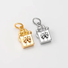Carica l'immagine nel visualizzatore di Gallery, Charm Regalo Argento - Charm in ottone di alta qualità e zirconi - Collezione Charm
