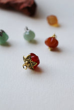 Carica l'immagine nel visualizzatore di Gallery, Charm Zucca Arancione - In pietra naturale agata arancio cannella - Collezione Charm