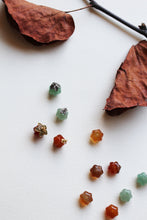 Carica l'immagine nel visualizzatore di Gallery, Charm Zucca Verde - In pietra naturale avventurina verde - Collezione Charm