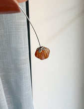 Carica l'immagine nel visualizzatore di Gallery, Charm Zucca Arancione - In pietra naturale agata arancio cannella - Collezione Charm