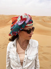 Carica l'immagine nel visualizzatore di Gallery, Collana Abu Dhabi - Girocollo in argento e pietra di sole - Collezione World Tour