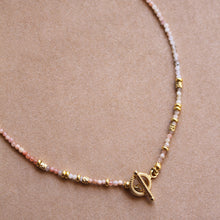 Carica l'immagine nel visualizzatore di Gallery, Collana Abu Dhabi - Girocollo in argento e pietra di sole - Collezione World Tour