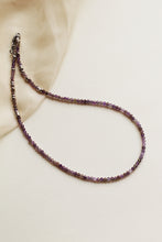 Carica l'immagine nel visualizzatore di Gallery, Collana Abu Dhabi Ametista - Girocollo realizzato a mano - Collezione Abu Dhabi