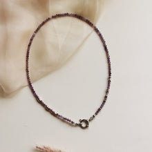 Carica l'immagine nel visualizzatore di Gallery, Collana Abu Dhabi Ametista - Girocollo realizzato a mano - Collezione Abu Dhabi