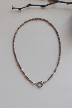 Carica l'immagine nel visualizzatore di Gallery, Collana Abu Dhabi Kunzite - Girocollo realizzato a mano in pietra kunzite - Collezione Abu Dhabi