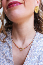 Carica l'immagine nel visualizzatore di Gallery, Collana Abu Dhabi Pietra di Sole - Girocollo realizzato a mano - Collezione World Tour