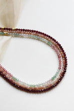 Carica l'immagine nel visualizzatore di Gallery, Collana Abu Dhabi Pietra di Sole - Girocollo realizzato a mano - Collezione World Tour