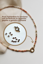 Carica l'immagine nel visualizzatore di Gallery, Collana Abu Dhabi Pietra di Sole - Girocollo realizzato a mano - Collezione World Tour