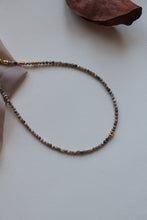 Carica l'immagine nel visualizzatore di Gallery, Collana Abu Dhabi Rodocrosite - Girocollo realizzato a mano in rodocrosite e argento - Collezione Abu Dhabi