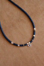 Carica l'immagine nel visualizzatore di Gallery, Collana Anima dell'Egeo - Realizzata a mano in giada zaffiro e occhio greco - Collezione World Tour