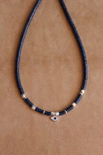 Carica l'immagine nel visualizzatore di Gallery, Collana Anima dell'Egeo - Realizzata a mano in giada zaffiro e occhio greco - Collezione World Tour