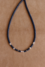 Carica l'immagine nel visualizzatore di Gallery, Collana Anima dell'Egeo - Realizzata a mano in giada zaffiro e occhio greco - Collezione World Tour
