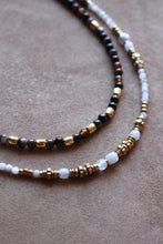 Carica l'immagine nel visualizzatore di Gallery, Collana Bubble Coffee - Girocollo in agata e argento placcato oro - Collezione Bubble