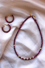 Carica l'immagine nel visualizzatore di Gallery, Collana Bubble Loren - Girocollo in occhio di tigre fucsia e argento - Collezione Bubble