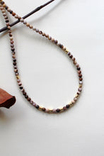 Carica l'immagine nel visualizzatore di Gallery, Collana Bubble Triple Chocolate - Girocollo in diaspro zebrato e argento placcato oro - Collezione Bubble