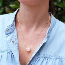 Carica l'immagine nel visualizzatore di Gallery, Collana Coricella - Pendente in giada blu, verde o rosa cipria - Collezione Terra Mia