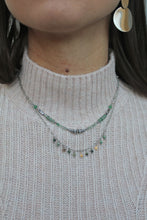 Carica l'immagine nel visualizzatore di Gallery, Collana Iris - Pietre verdi ed acciaio - Collezione Signorina