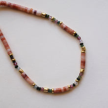 Carica l'immagine nel visualizzatore di Gallery, Collana Mnemba - Realizzata a mano in diaspro rosa, tormalina e argento - Collezione World Tour