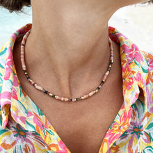 Carica l'immagine nel visualizzatore di Gallery, Collana Mnemba - Realizzata a mano in diaspro rosa, tormalina e argento - Collezione World Tour