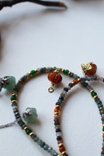 Carica l'immagine nel visualizzatore di Gallery, Collana Skógur - Girocollo in agata muschiata, giada e argento - Luna e Muschio - Collezione World Tour