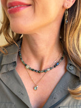 Carica l'immagine nel visualizzatore di Gallery, Collana Chiaro di Luna - Pendenti turchese africano e acciaio inossidabile waterproof - Luna e Muschio - Collezione World Tour