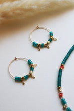 Carica l'immagine nel visualizzatore di Gallery, Orecchini Capo Verde - Realizzati a mano in giada turchese e occhio di gatto - Collezione World Tour