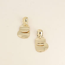 Carica l'immagine nel visualizzatore di Gallery, Orecchini Tramonto su Praga - Realizzati in acciaio inossidabile e anallergico - Luna e Muschio - Collezione World Tour