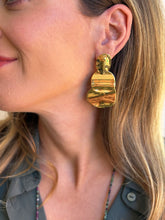 Carica l'immagine nel visualizzatore di Gallery, Orecchini Tramonto su Praga - Realizzati in acciaio inossidabile e anallergico - Luna e Muschio - Collezione World Tour