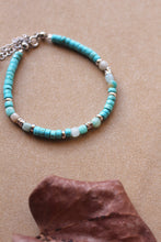 Carica l'immagine nel visualizzatore di Gallery, Bracciale Chicago - Aulite magnesite e Amazzonite - Collezione World Tour