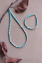 Carica l'immagine nel visualizzatore di Gallery, Bracciale Chicago - Aulite magnesite e Amazzonite - Collezione World Tour