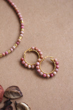 Carica l'immagine nel visualizzatore di Gallery, Bubble Orchidea - Orecchini a cerchio in argento placcato oro e rodonite - Collezione Bubble