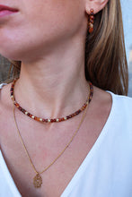 Carica l'immagine nel visualizzatore di Gallery, Collana Manita - Funetta in argento placcato oro e ciondolo mano di Fatima - Collezione Basic