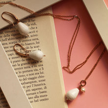 Carica l'immagine nel visualizzatore di Gallery, Collana Amalfi - In oro rosa goldfilled e agata bianca - Collezione Terra Mia