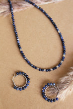 Carica l'immagine nel visualizzatore di Gallery, Collana Moonlight - Girocollo in sodalite e pepite argento - Collezione Bubble