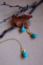 Carica l'immagine nel visualizzatore di Gallery, Orecchini Napoli - In argento placcato oro e giada turchese - Collezione Terra Mia