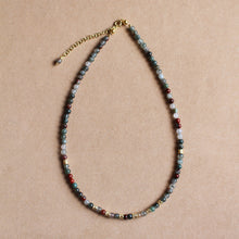 Carica l'immagine nel visualizzatore di Gallery, Collana Bubble Energia - Girocollo in dragon bloody jasper e argento placcato oro - Collezione Bubble