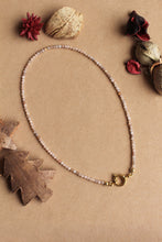 Carica l'immagine nel visualizzatore di Gallery, Collana Pink Lake - Girocollo in pietra di luna - Collezione World Tour