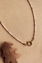 Carica l'immagine nel visualizzatore di Gallery, Collana Pink Lake - Girocollo in pietra di luna - Collezione World Tour