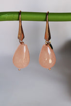 Carica l'immagine nel visualizzatore di Gallery, Orecchini Positano - In argento placcato oro rosa e giada cipria - Collezione Terra Mia