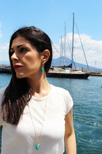 Carica l'immagine nel visualizzatore di Gallery, Orecchini Napoli - In argento placcato oro e giada turchese - Collezione Terra Mia